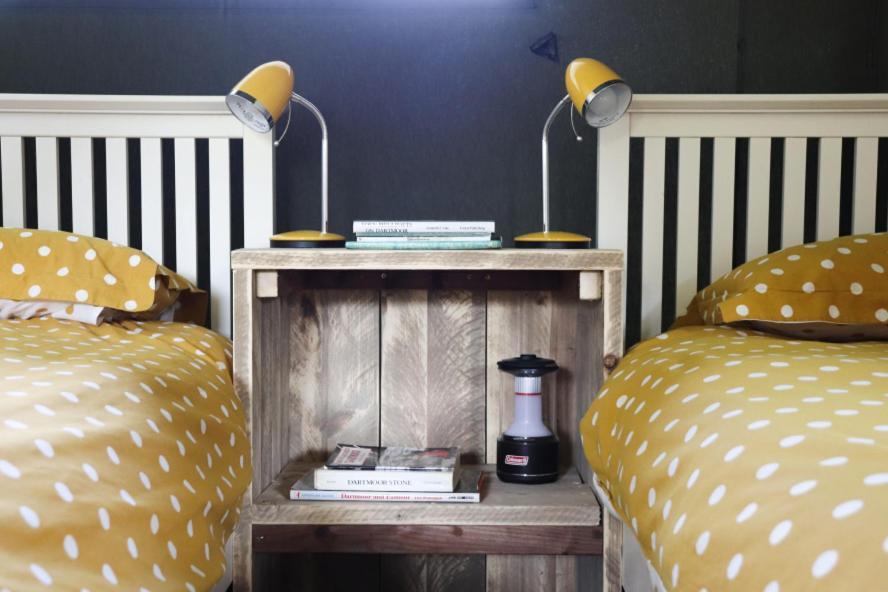 Brackenhill Glamping - Safari Tent With Hot Tub - Sleeps 6 Ivybridge Exterior photo