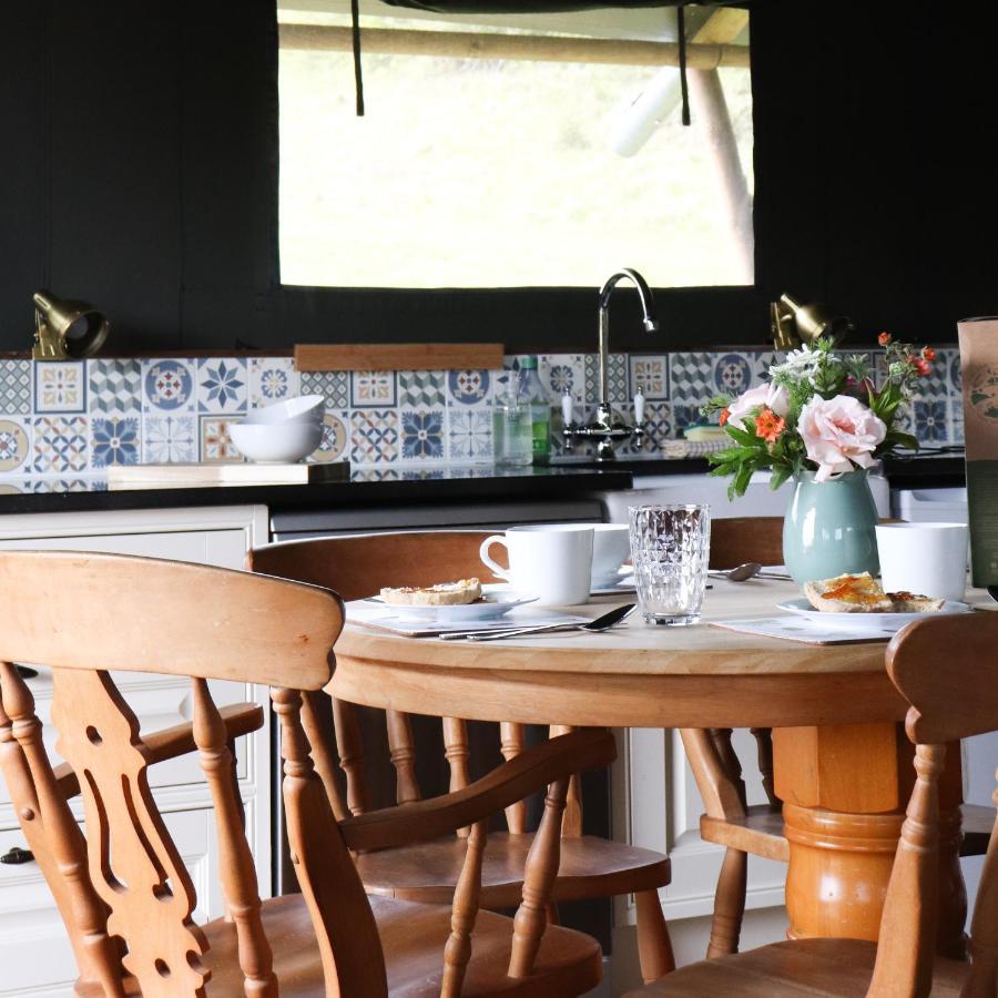 Brackenhill Glamping - Safari Tent With Hot Tub - Sleeps 6 Ivybridge Exterior photo